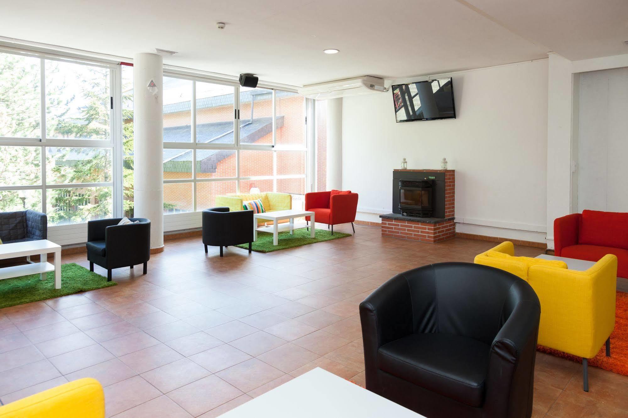 Residencia Albergue Jaca Kültér fotó